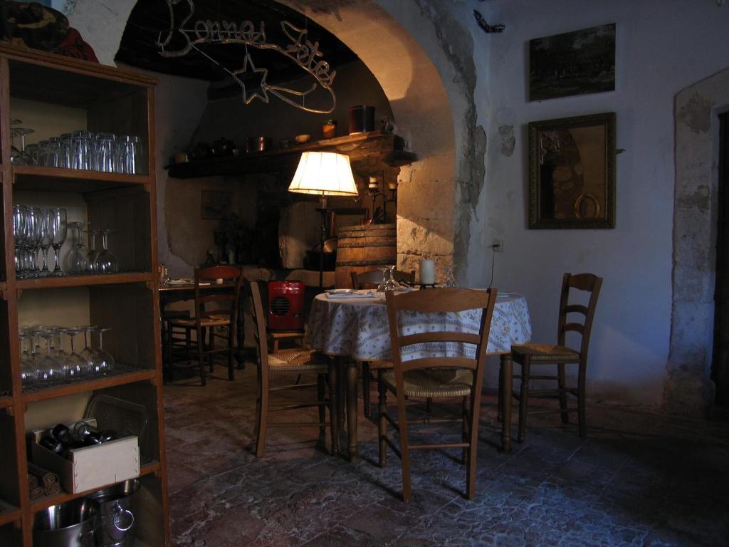 Belle De Nuit Bed and Breakfast Oppède Εξωτερικό φωτογραφία