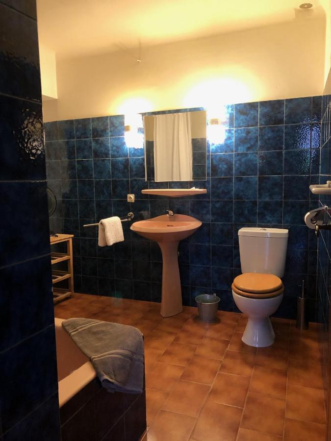 Belle De Nuit Bed and Breakfast Oppède Εξωτερικό φωτογραφία